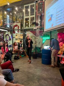 Gabriela Ortega analiza el 28M en el Beers&Politics de Madrid
